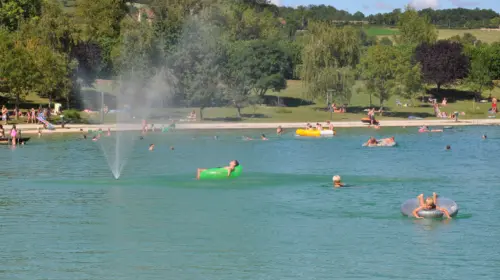 Camping Les 3 Lacs du Soleil - Trept, Rhône-Alpes, Frankrijk