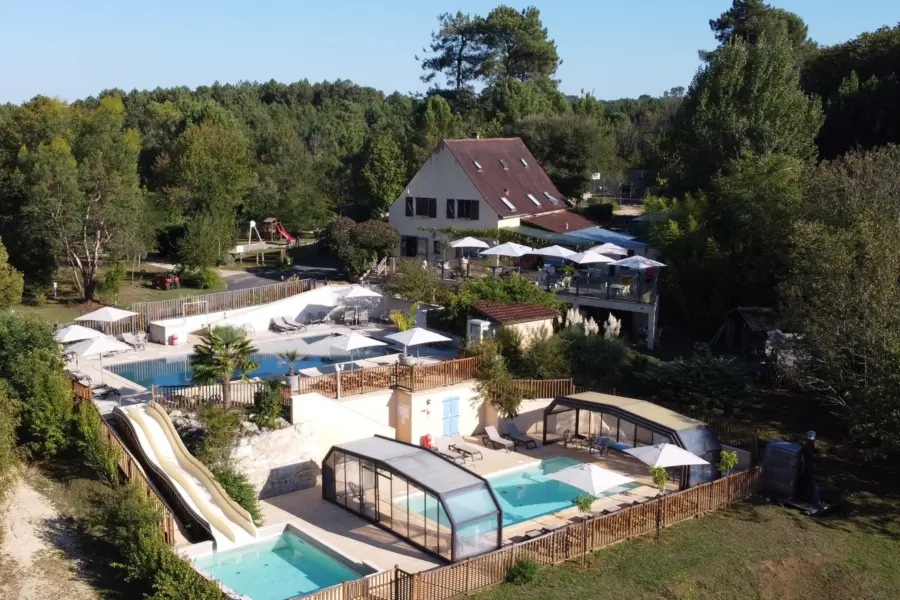 Camping Les Charmes - Saint-André-d'Allas, Dordogne, Frankrijk